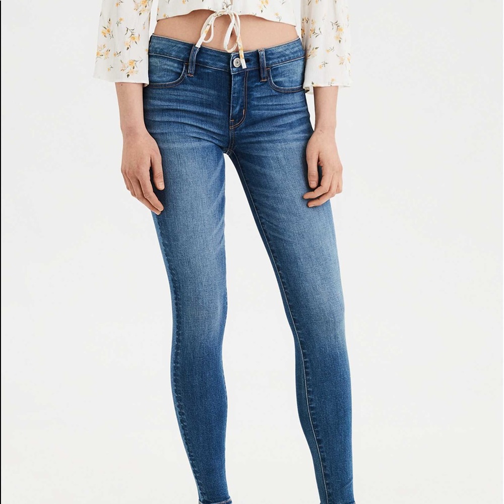 🔥FREE W/PURCHASE 🔥AMERICAN EAGLE 🦅 LOW RISE/Stretchy
